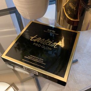 tarteist pro glow highlight & contour palette